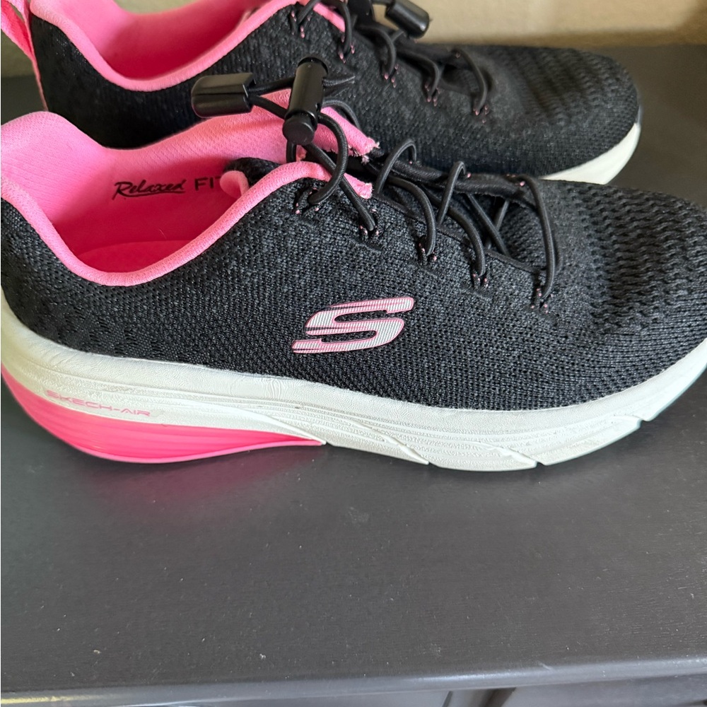 Skechers Black and Pink Athletic Sneakers with Mesh Upper